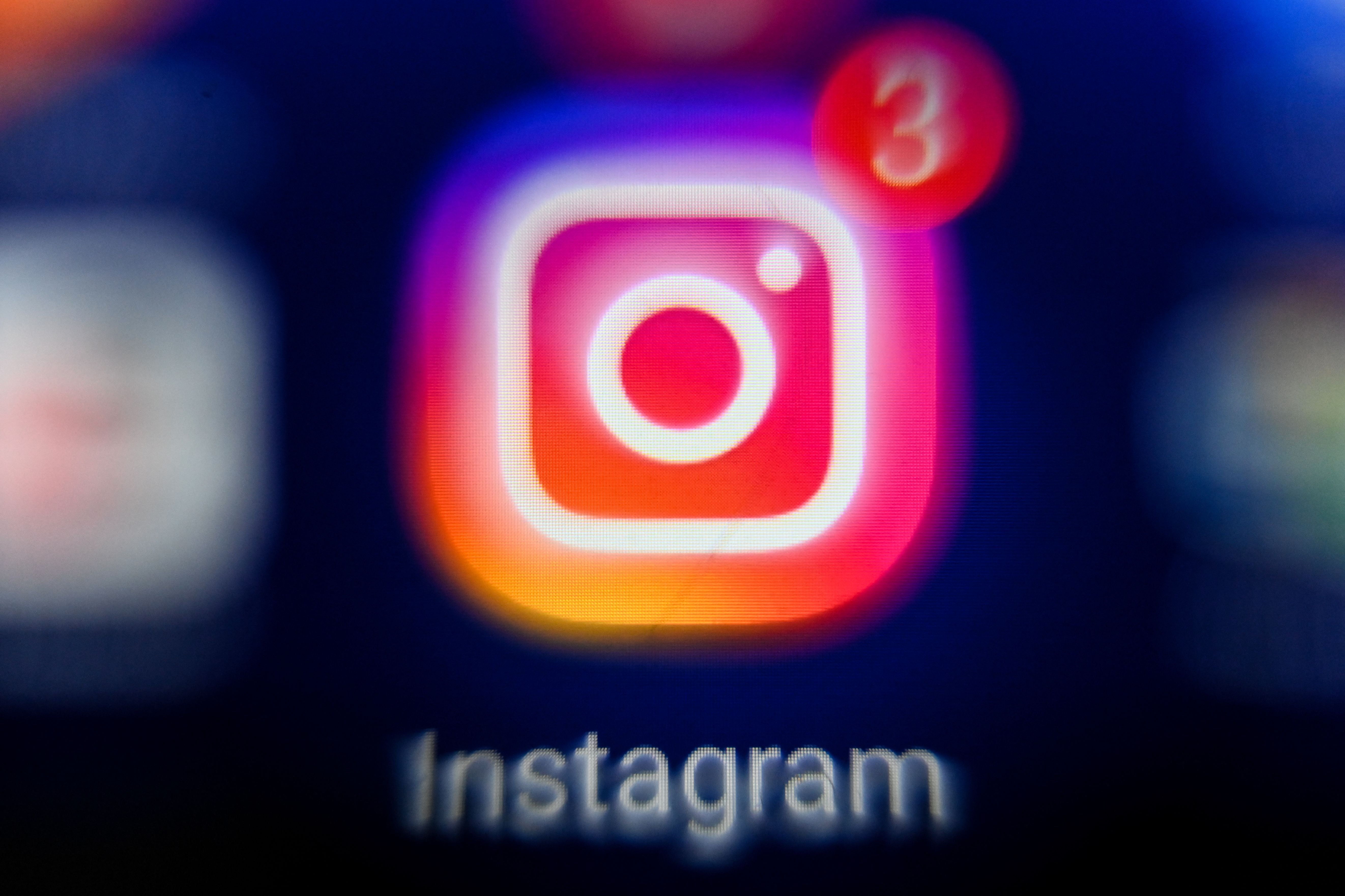 Instagram status updates won't refresh